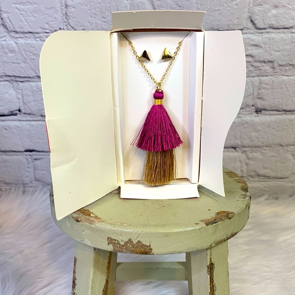 BRAND NEW Lily Sky Long Tassel Necklace and Gold Earrings Set - Picture 1 of 6